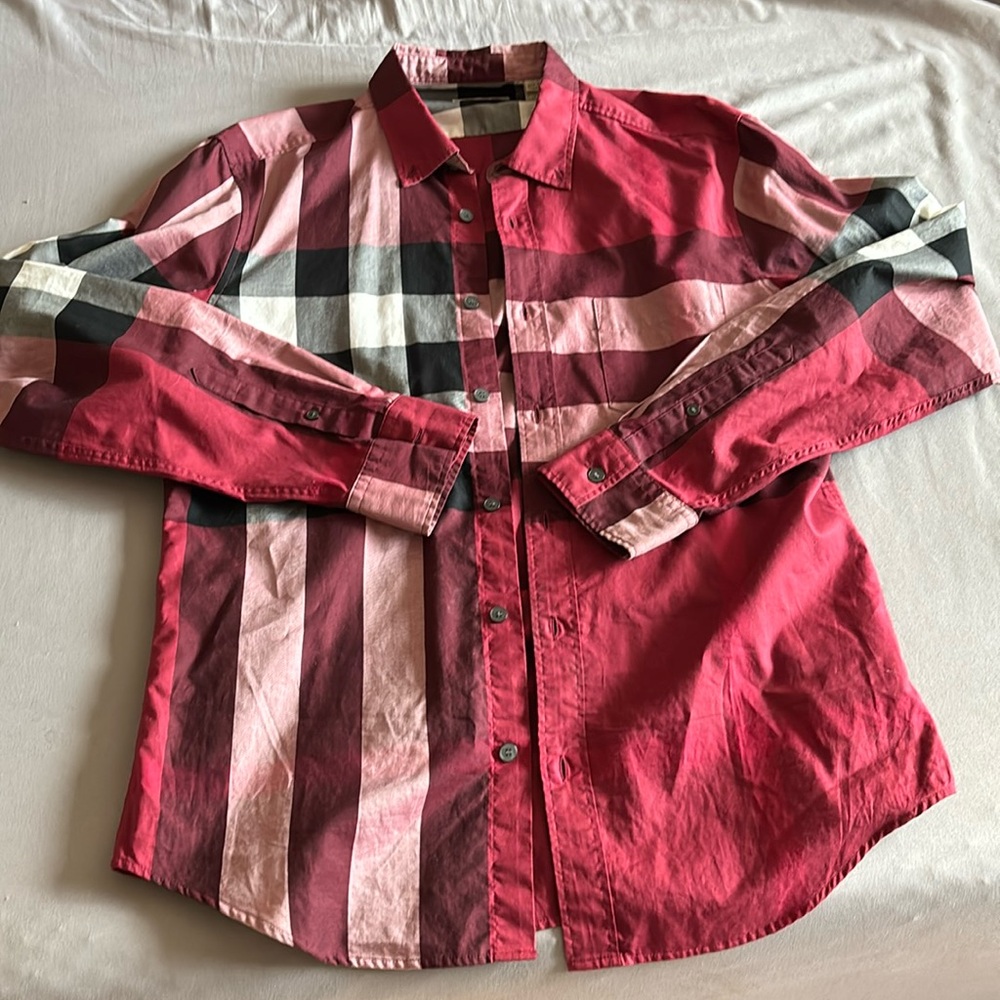 Men’s Burberry button up shirt